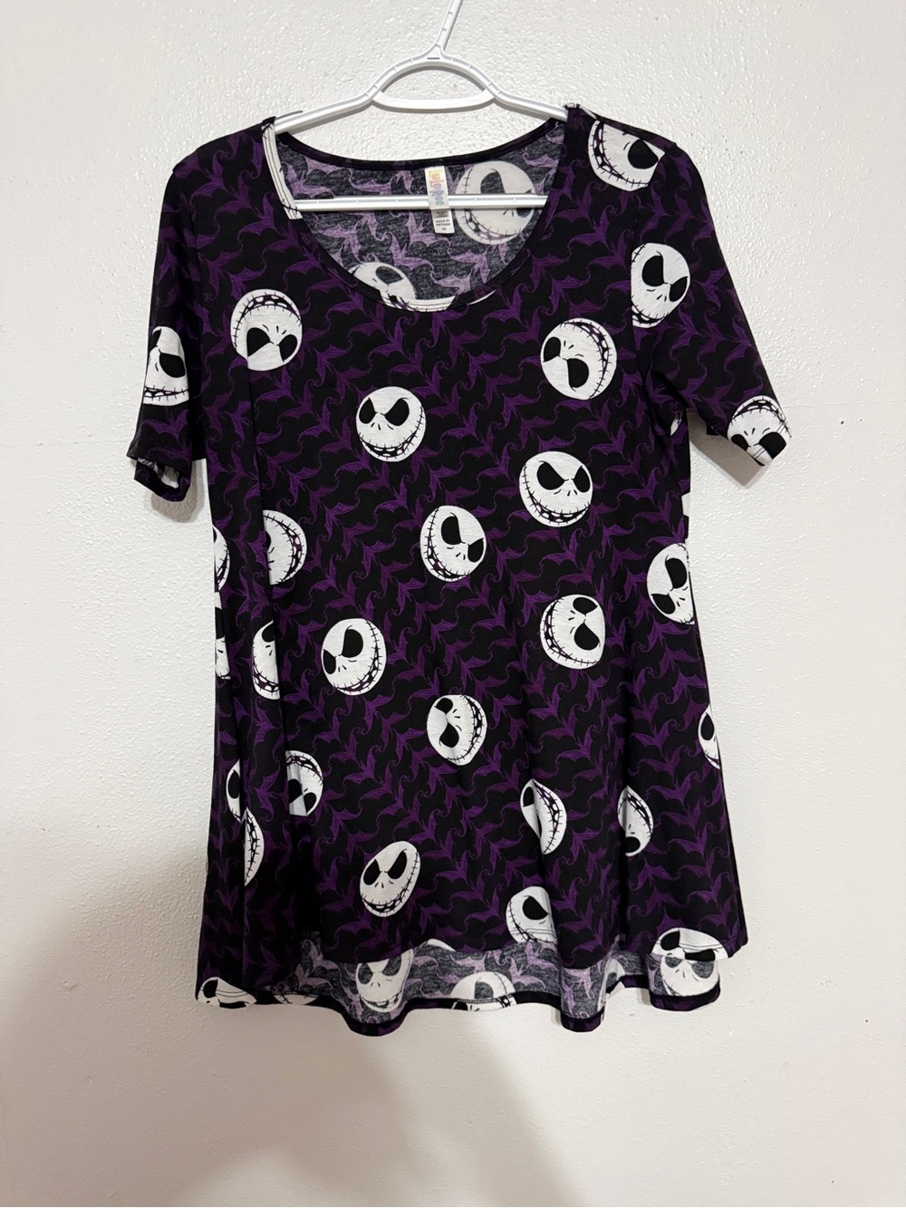 🎃 Spooky & Chic! Disney x LuLaRoe Perfect Tee Jack Skellington Top